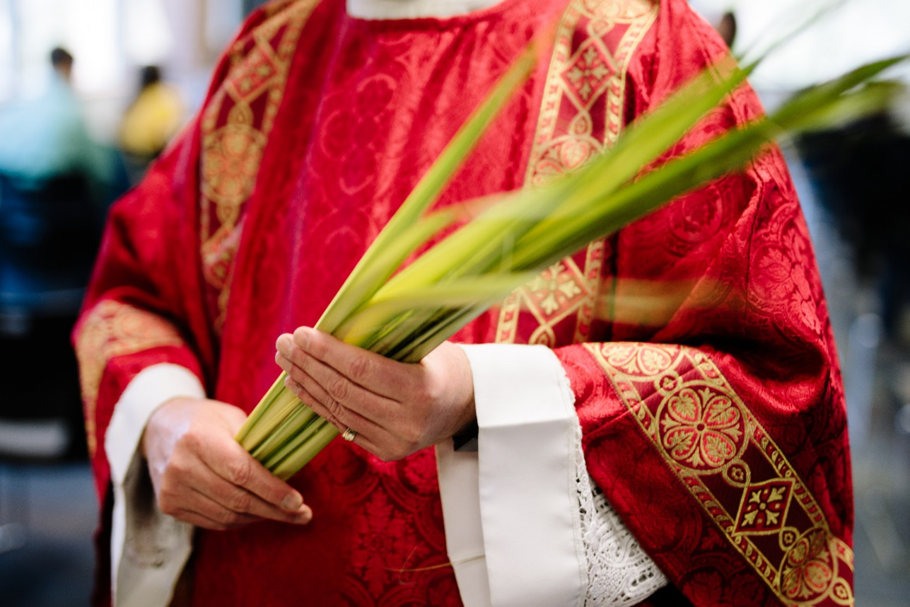 Know The Colour of Vestments for Catholic Holidays  Harcourts