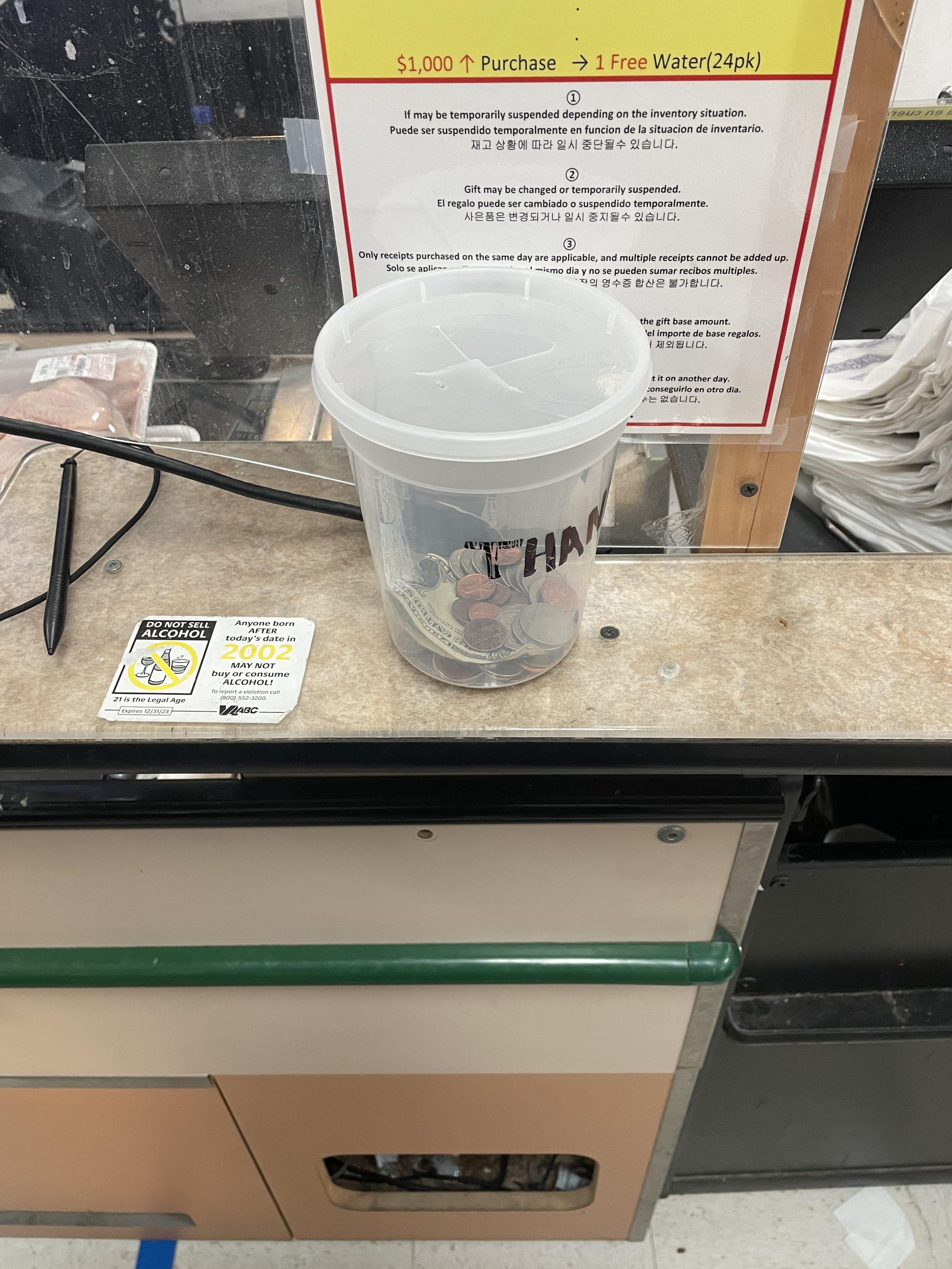 I saw a tip jar at the cash registers at a local grocery store : r